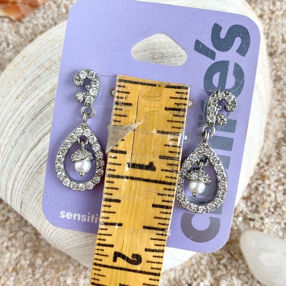 Rhinestone & Pearl Dangle Earrings - Picture 4 of 4